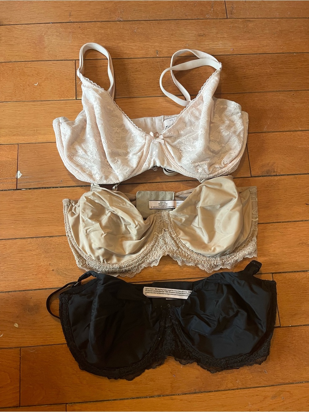 Victoria’s secret 34ddd unlined Bra bundle- Pink, Beige, Black